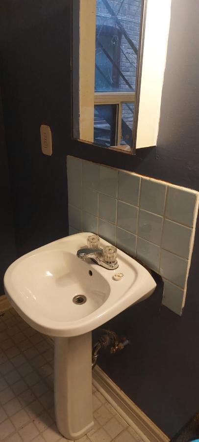 Zen Hostel トロント エクステリア 写真